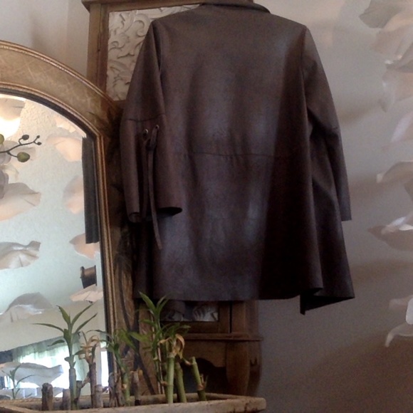 Jacket - Picture 3 of 4